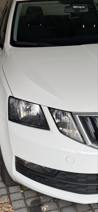 Продам нову оригінальну праву фару Skoda Octavia A7 2020року
