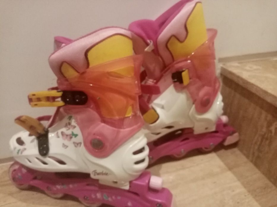 Patins em linha da Barbie