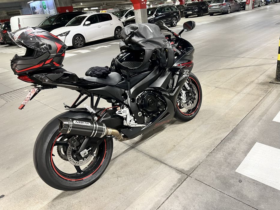 Gsx-R 750 L1 do ano 2011 - Material original incluido