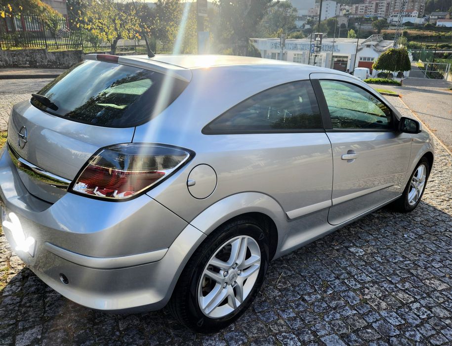 Opel Astra  GTC - Oportunidade