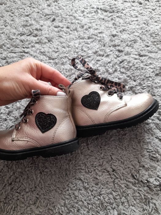 Продам ботіночки на дівчинку