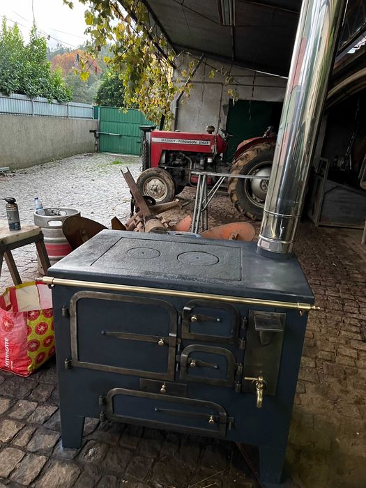 Fogão a lenha usado