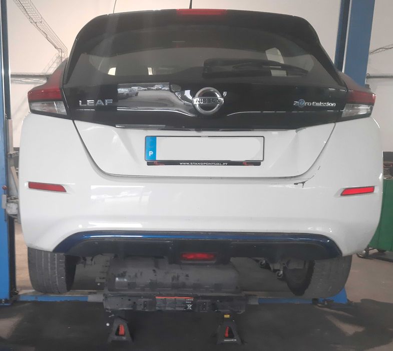 Parachoques e mala nissan leaf 2018 ze1