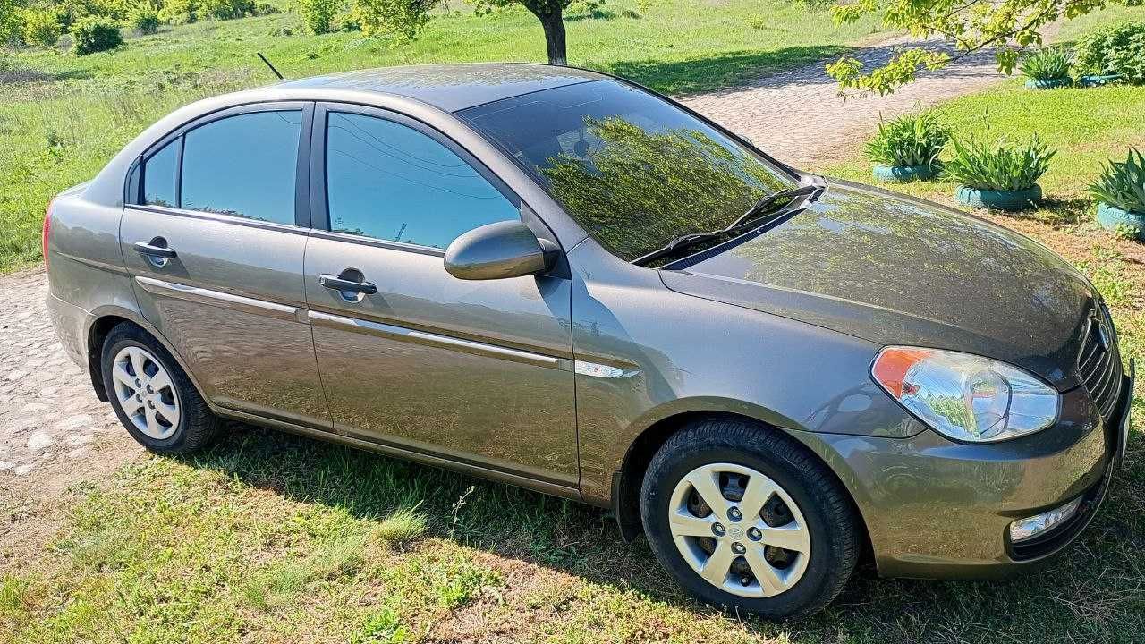 легкове авто hyundai accent 2009