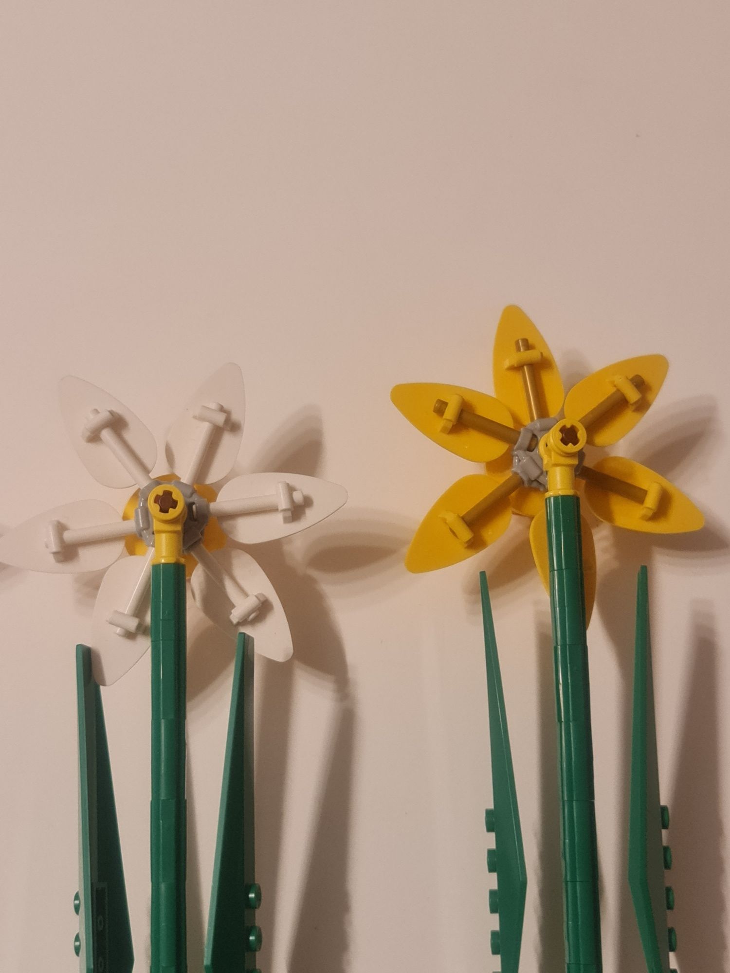 Zestaw Lego Botanical 40646, 40747 Żonkile Komplet
Kompletny