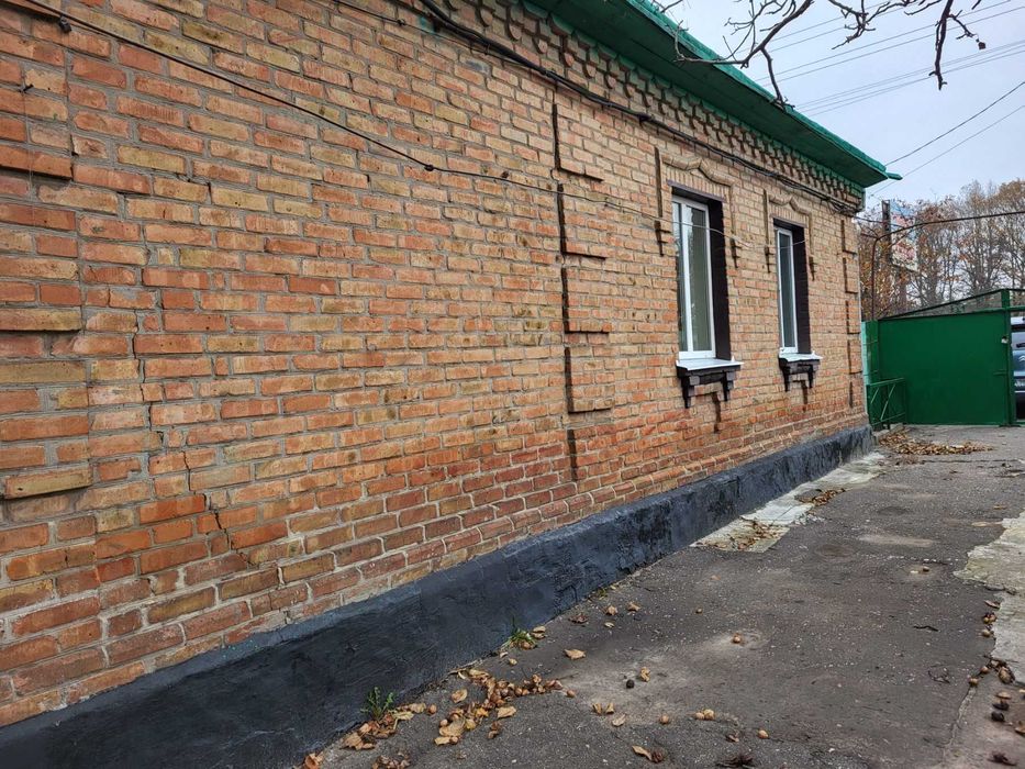 Продам добротний будинок на Лелеківці.