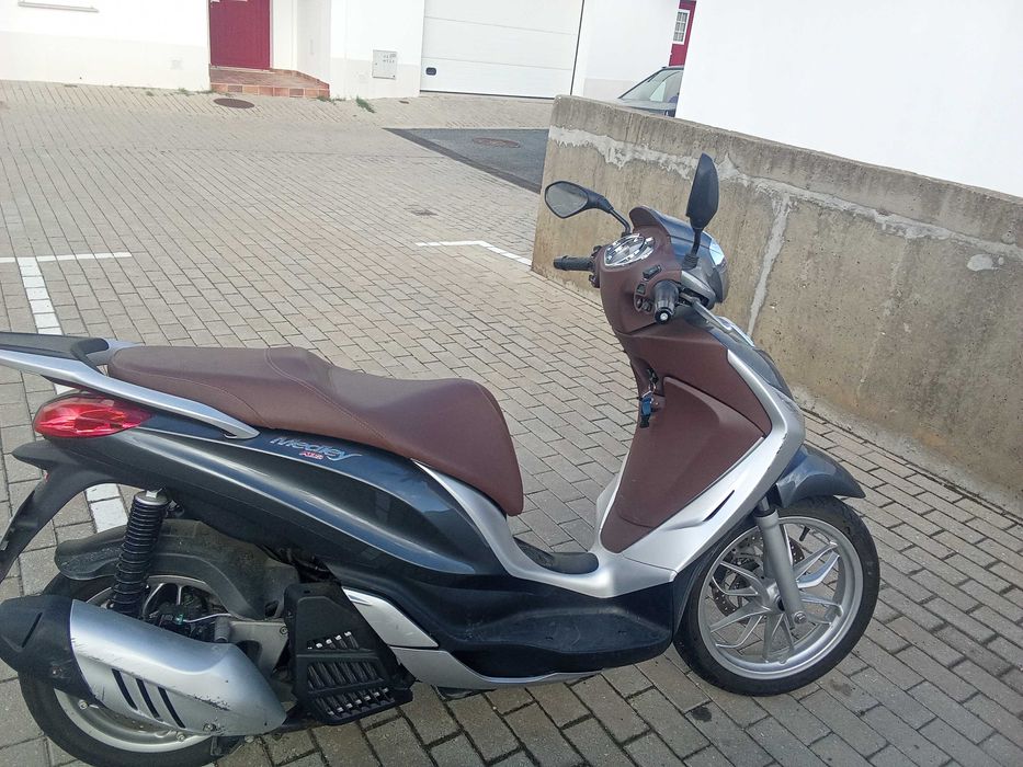 Piaggio Medley ABS- 125  com muito pouco uso (5580 Km), impecável.