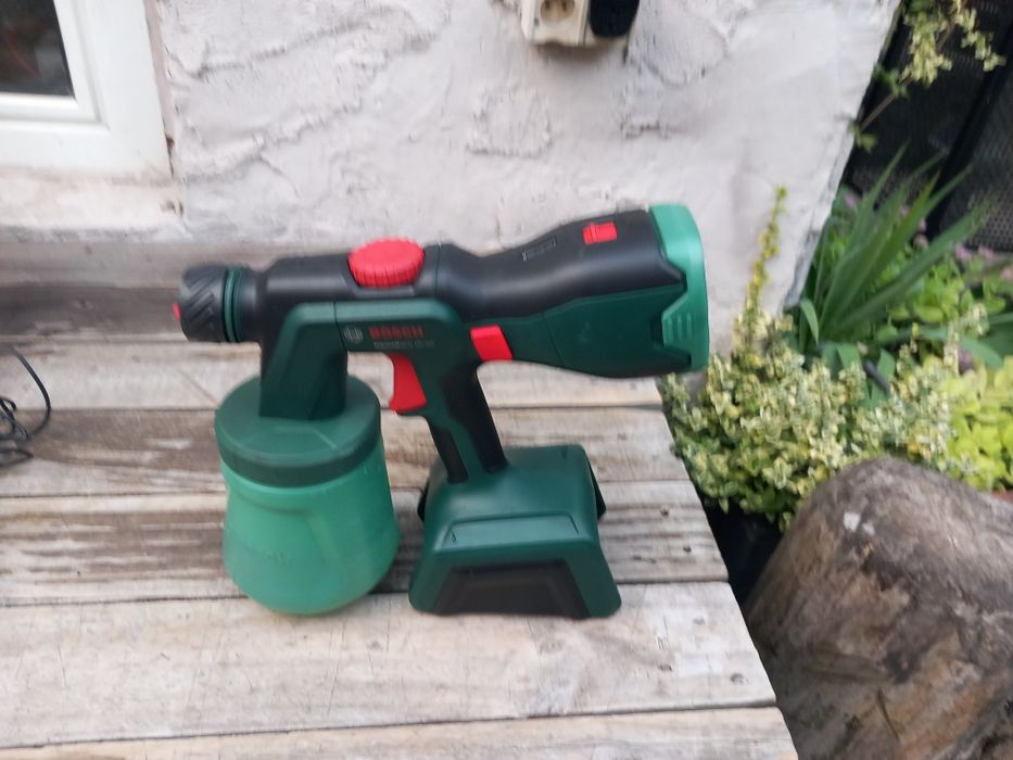 Pistolet malarski UNIVERSALSPRAY 18V-300