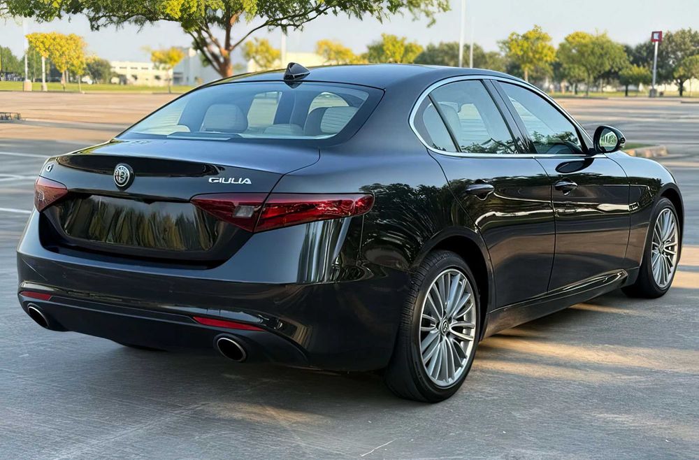 Alfa Romeo Giulia      2018