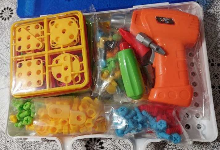 Klocki konstrukcyjne dla dzieci plastikowe w walizce 237 elementów