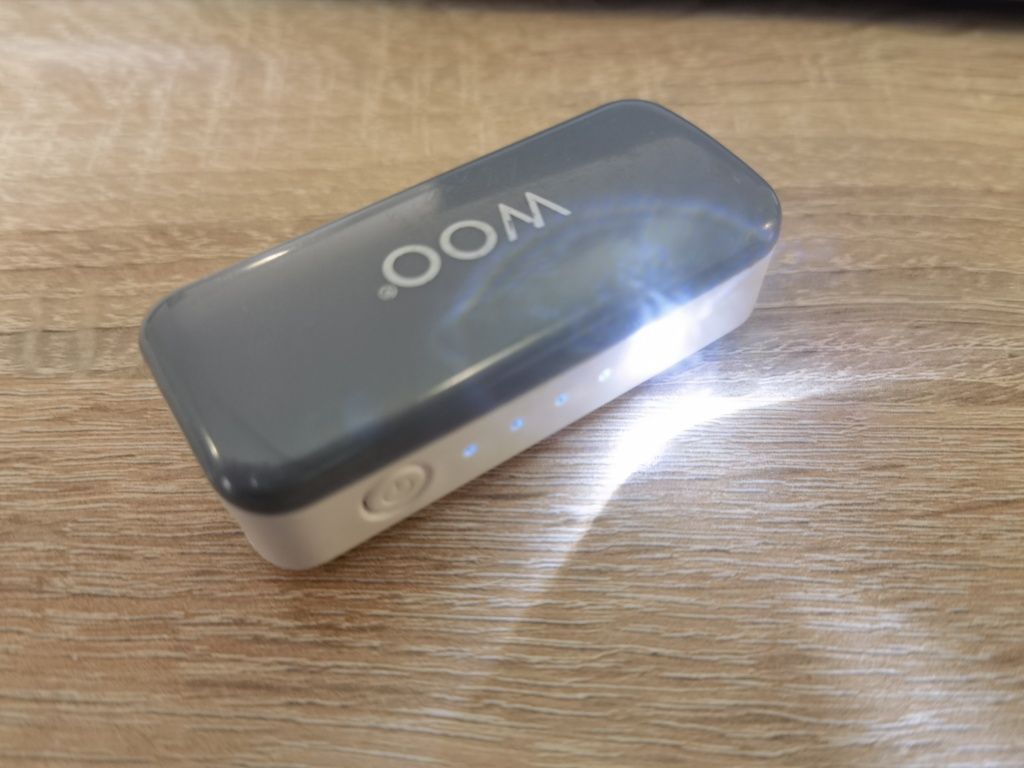 Power Bank Woo o pojemności 2000 mAh polecam serdecznie LED latarka