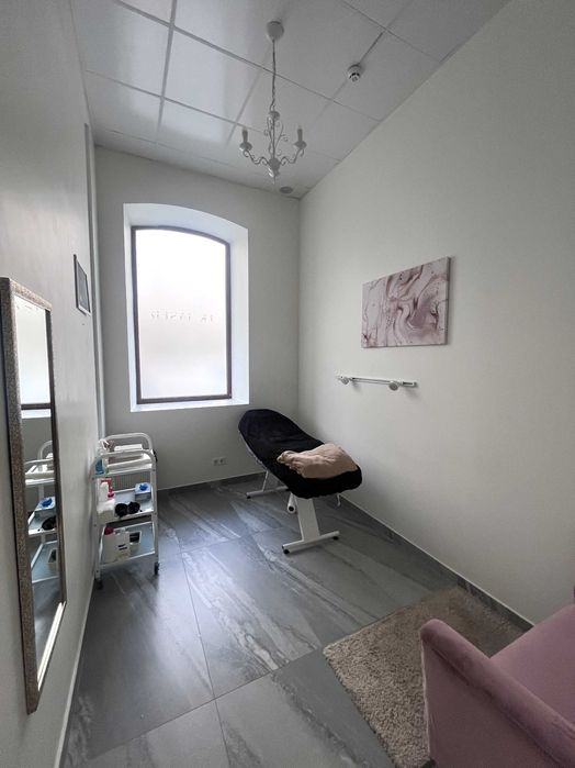 Оренда кабінету для косметолога/масажиста/майстра манікюру/бровіста