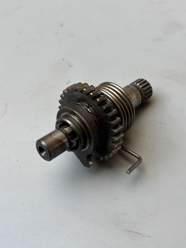 Wałek Kopnika Kopka Kick Starter Rozrusznik SUZUKI TS125