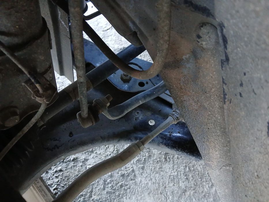 Braço de suspensão frente esquerdo NISSAN Leaf EV (ZE0)