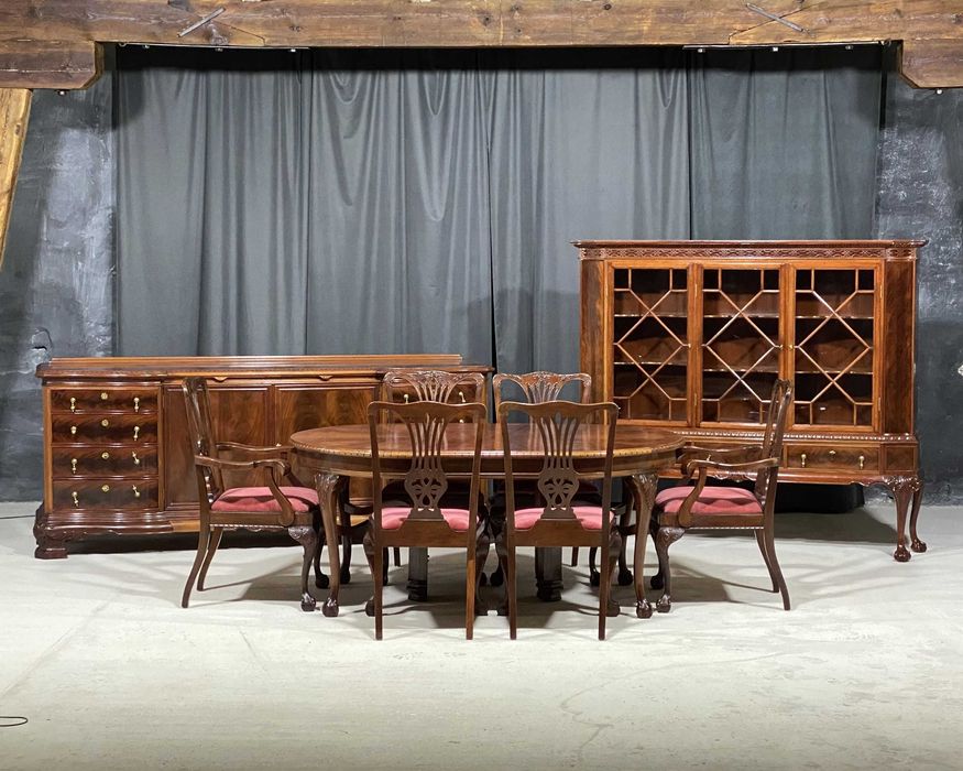 Zestaw mebli do jadalni Chippendale, stół z krzesłami, witryna, komoda