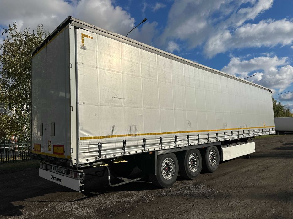 Naczepę firankę KRONE 2020.