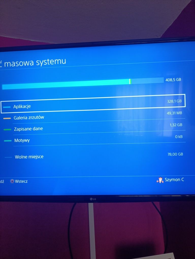 Ps4 500 GB, pad, okablowanie i 6 gier