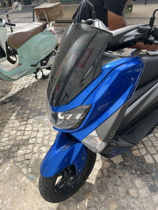 Moto NMAX azul 2018