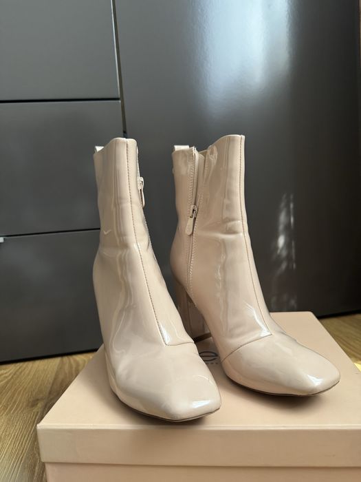 Ботинки бежеві 38 розмір