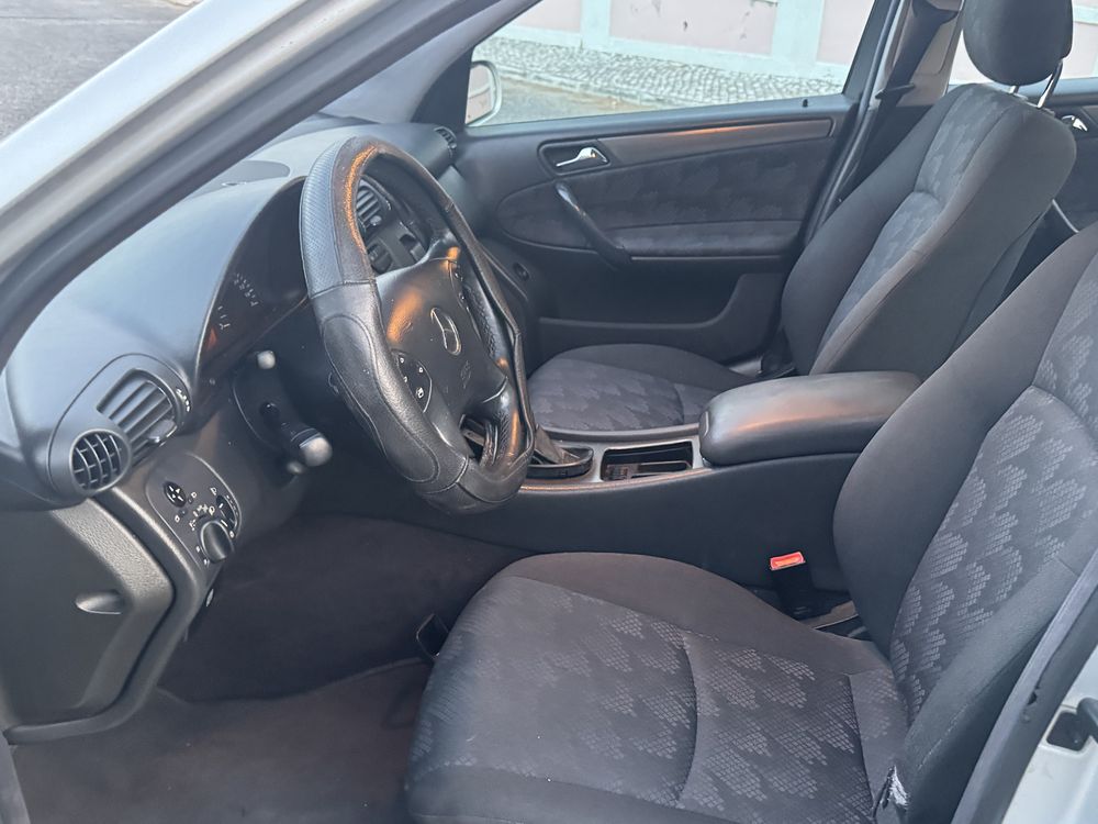 MERCEDES- BENZ C200 CDI DIESEL AR CONDICIONADO 2001