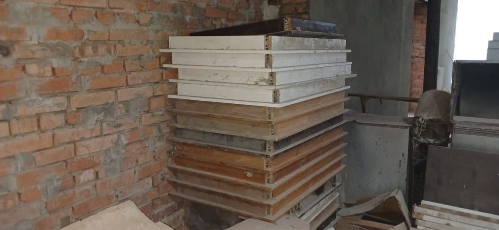 столы ИКЕЯ белые и светло коричневые