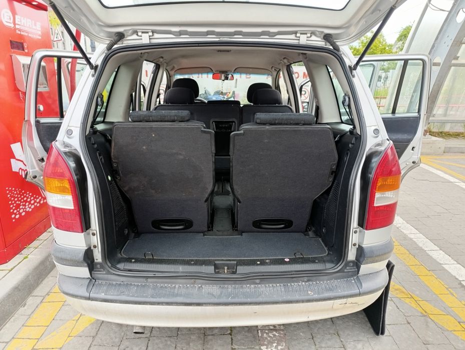 Авто Opel Zafira A