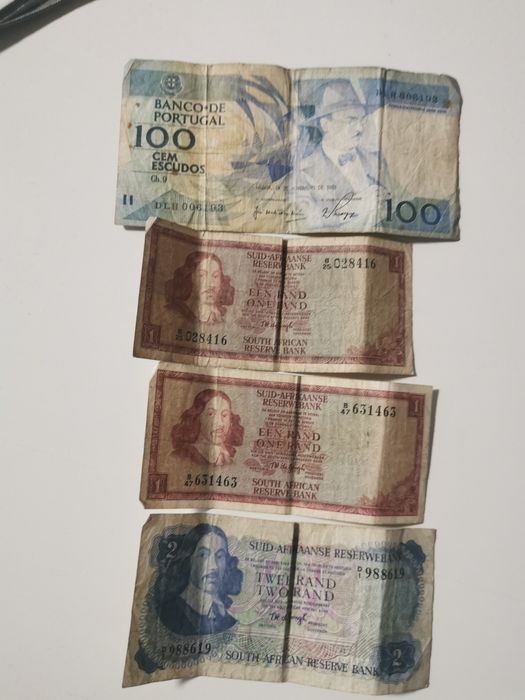 Notas e moedas diversas