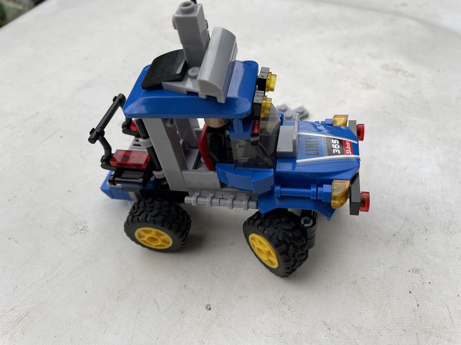 Vendo 2 jipes tipo Lego