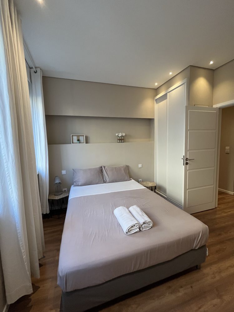 Apartamento Férias 4 quartos - Porto (Carolina Michaelis) - Agosto