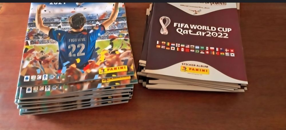 20 cadernetas vazias FIFA World Cup Qatar 2022 da Panini