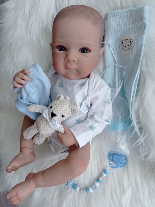 Cała winylowa lalka w typie reborn