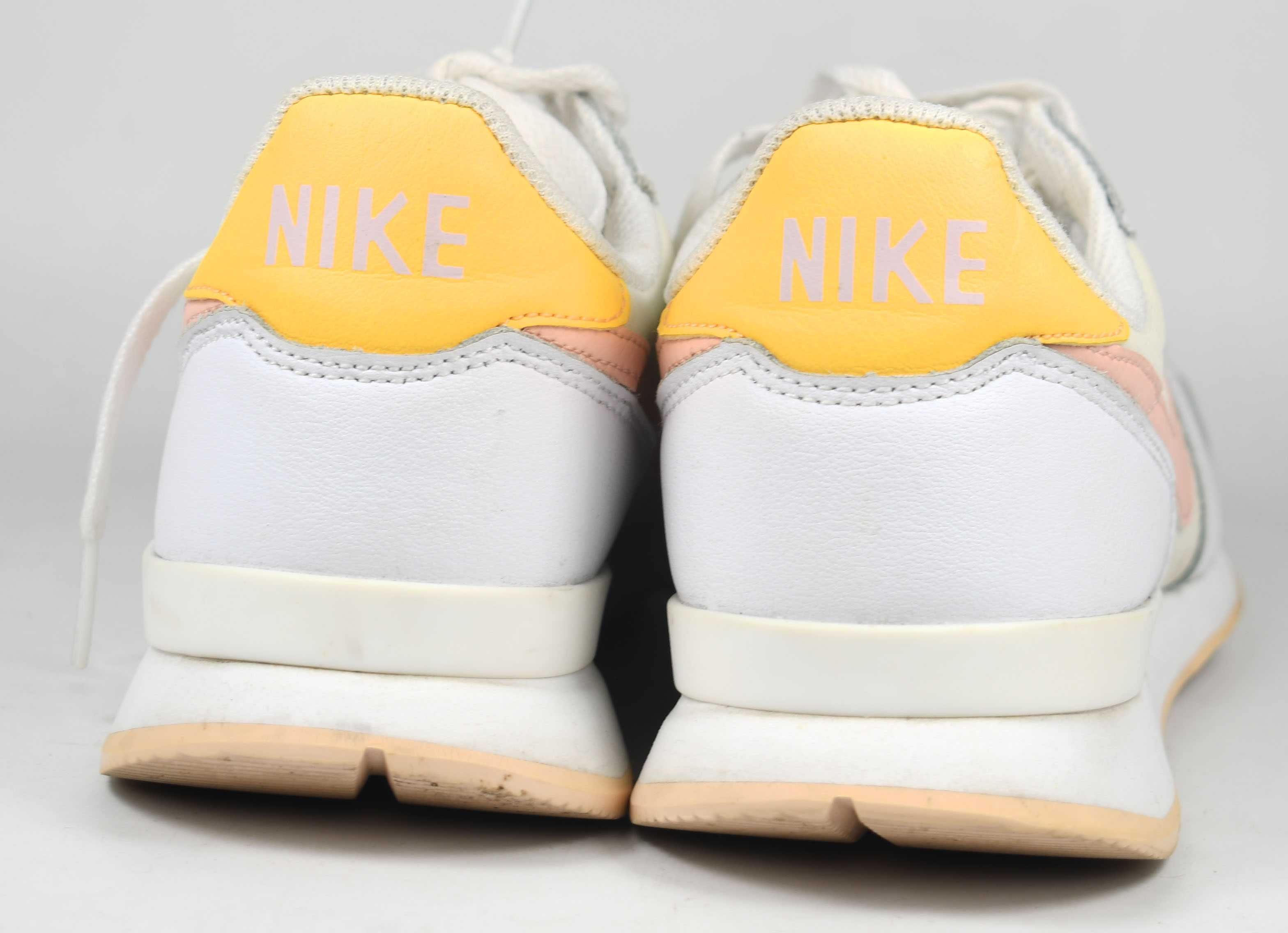 Używane Buty Nike Internationalist DM3076 roz. 39