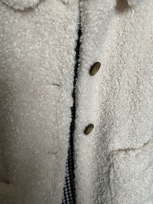 Шубка деми для девочки на 6-7 лет