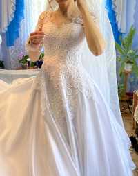 Продам весільну сукню   (весільне плаття)