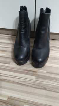 Czarne botki size 38,