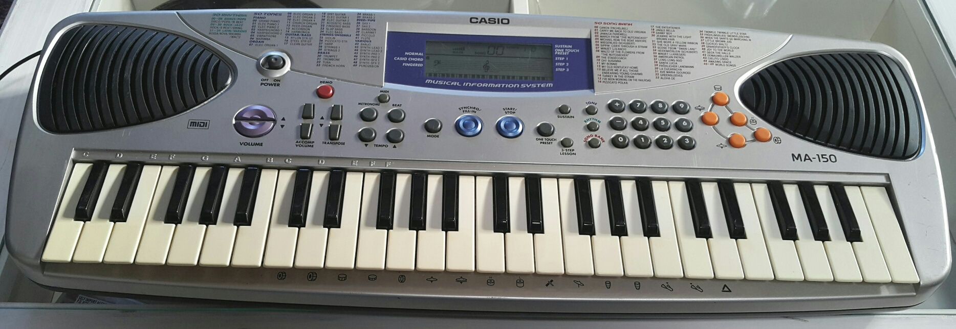 Keyboard Casio z MIDI, Ekran, do nauki z małą klawiaturą