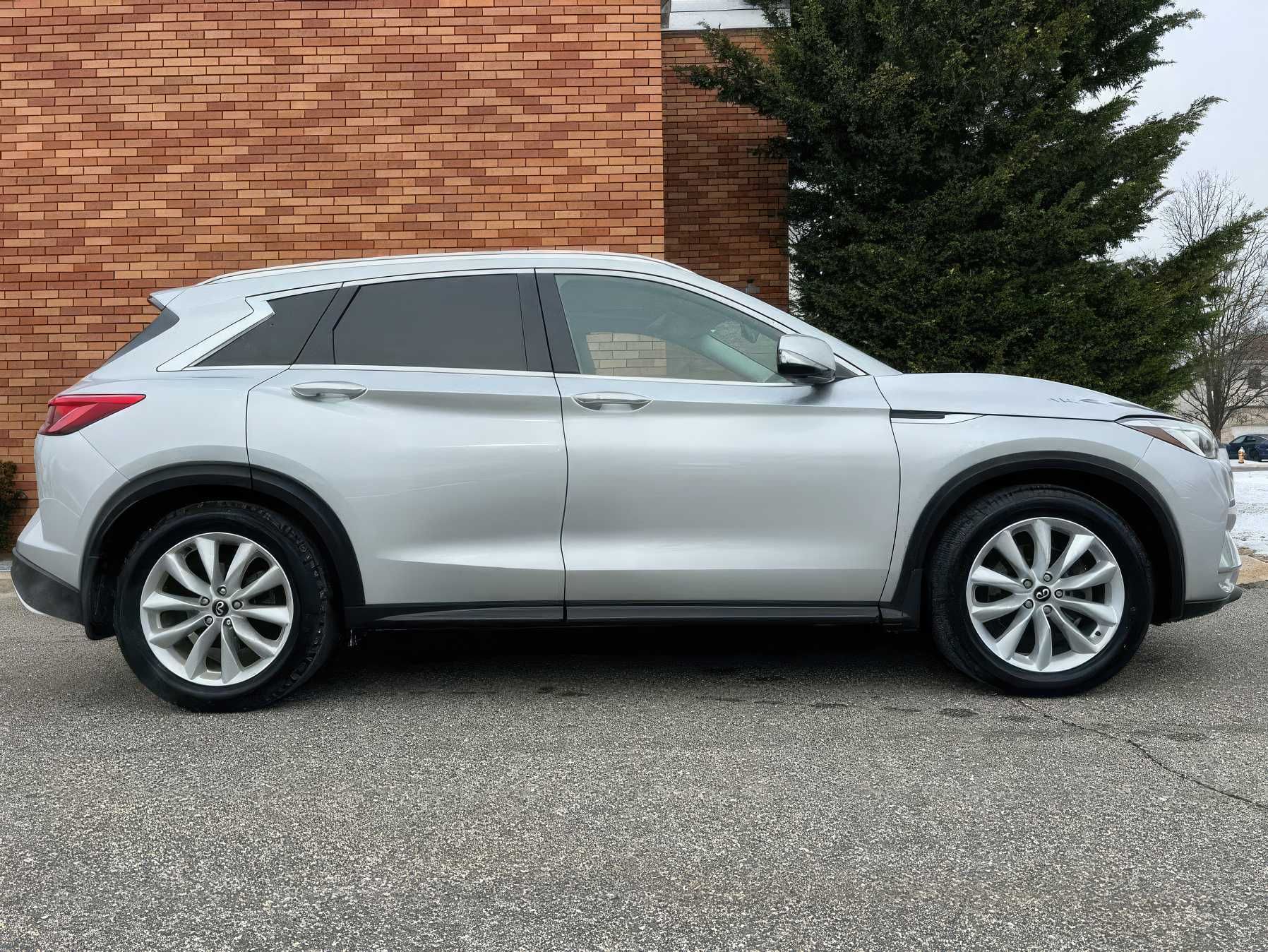 2019 Infiniti QX50 Essential