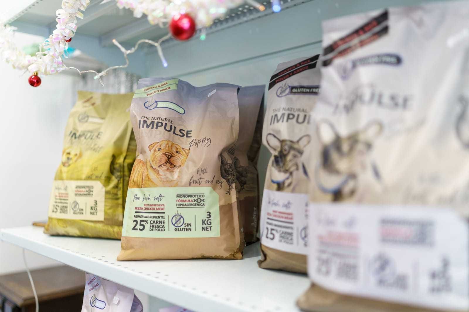 Estoques de loja de animais rico em variedade.