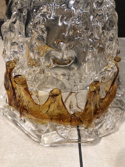 Люстра на одну лампу