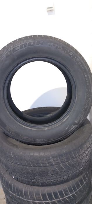 Opony zimowe 265/60/18  dot 2023