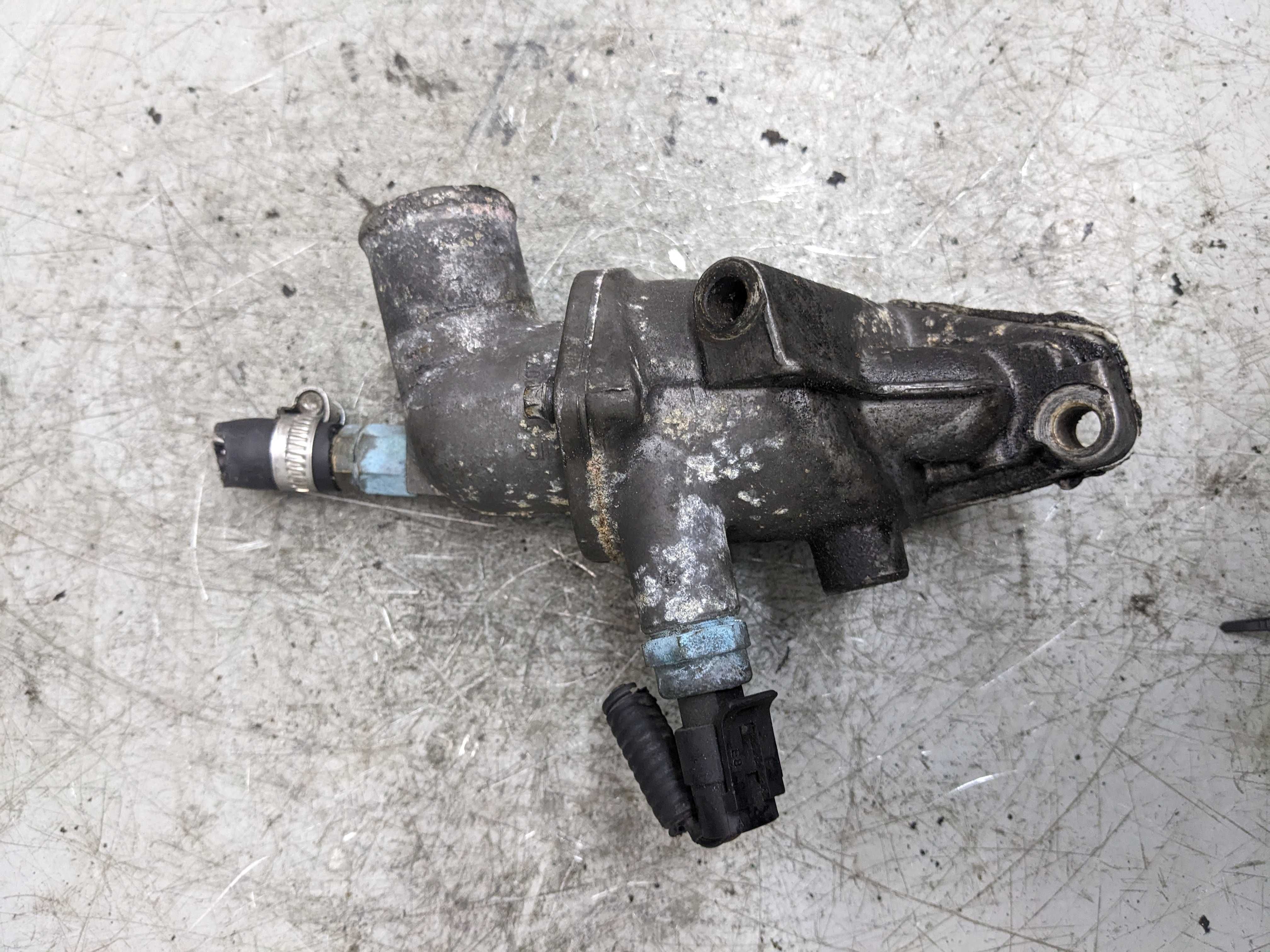 Opel Astra II G Vectra B Vectra C Obudowa Termostatu