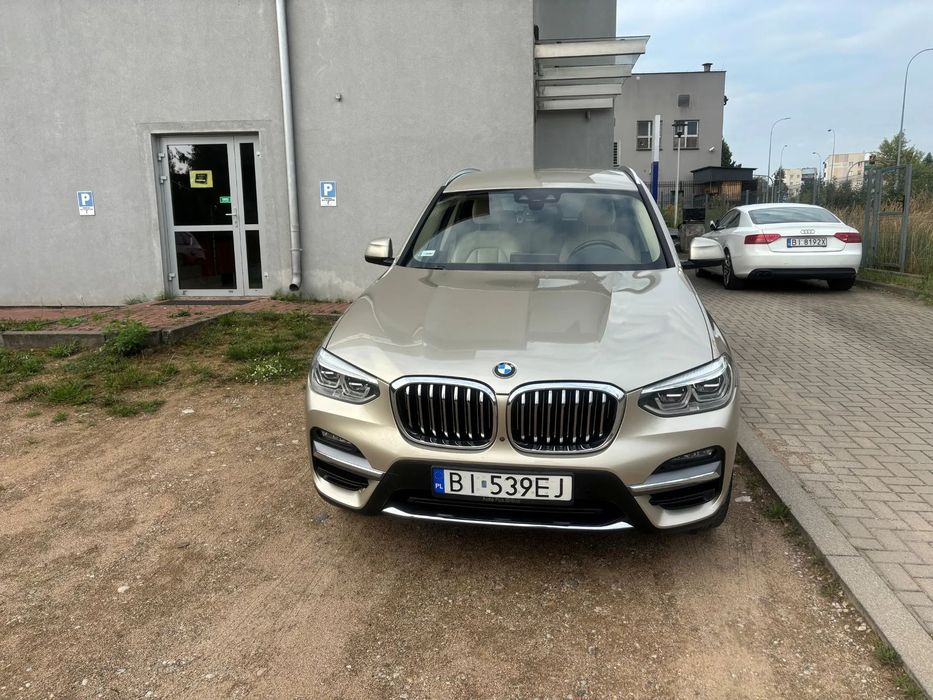 BMW X3 Piękne BMW X3 w kolorze złoty kamień słoneczny