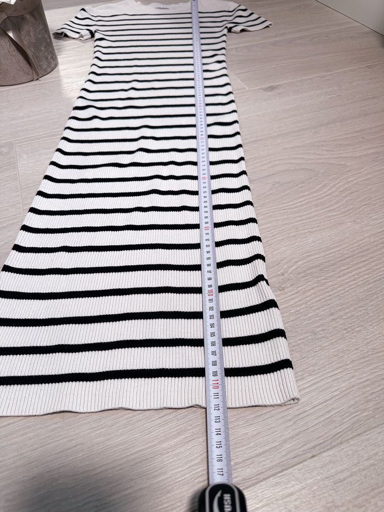 Sukienka S 36 w paski obcisła Primark czarno-biała