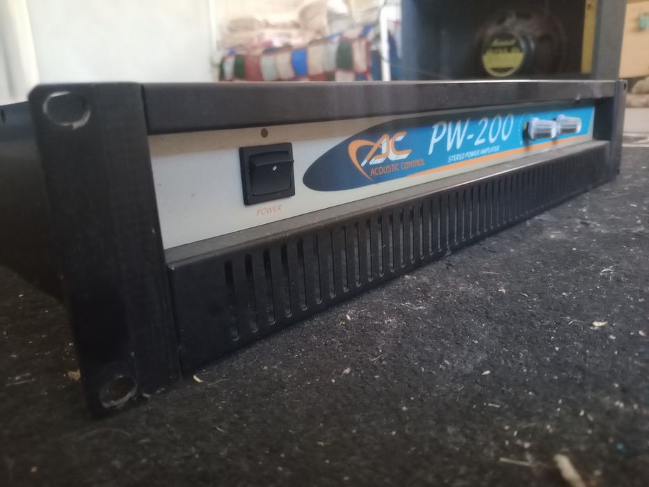 Amplificador 200 Watts