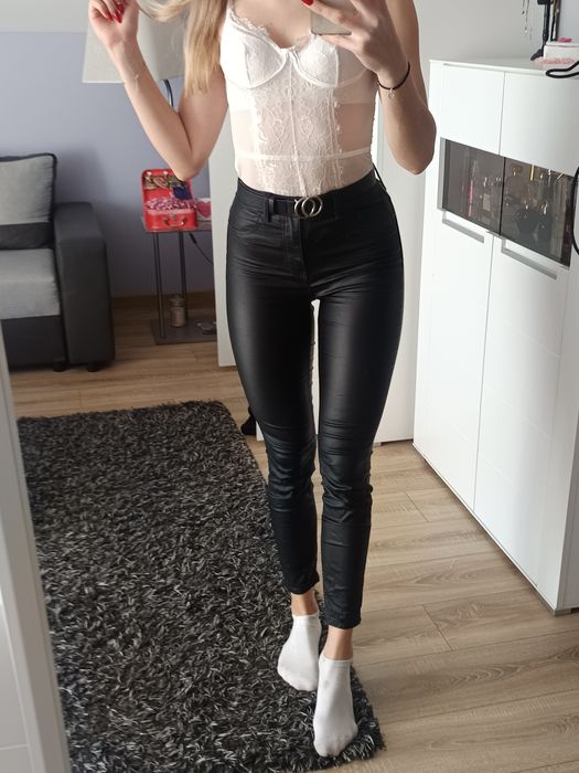 spodnie skórzane czarne House 38 M z wysokim stanem