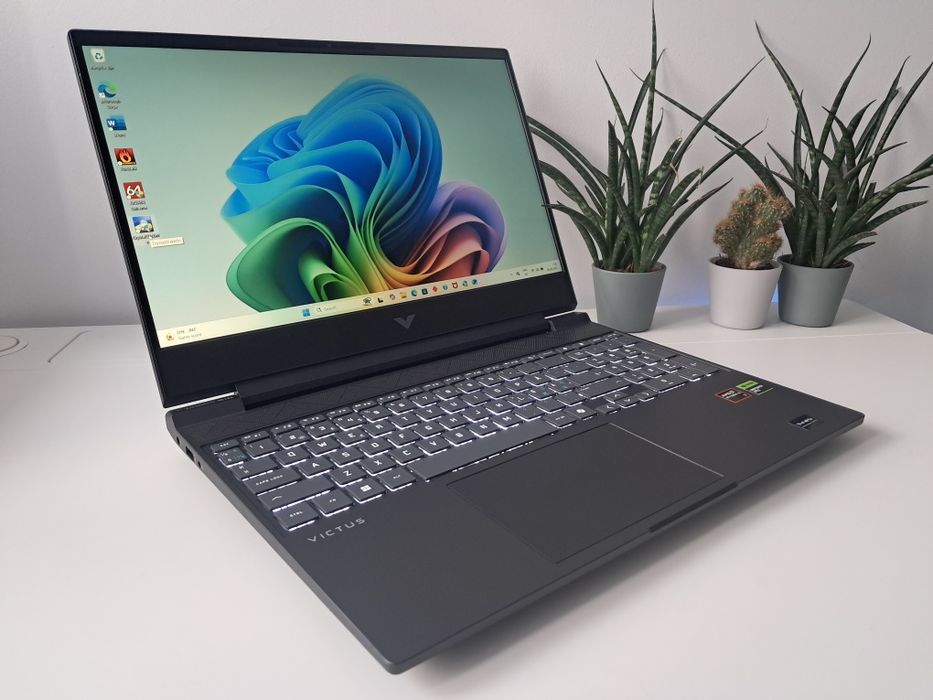 RTX 5060 8gb + Ryzen AI 7 350 • HP Victus 15,6" 144hz • 16gb/512 ssd