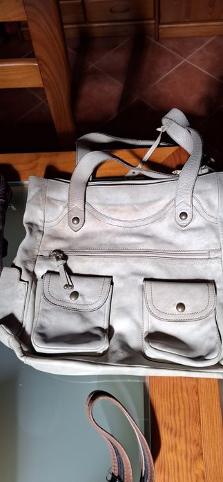 Mochilas /Malas em pele genuína à venda. 3 cada ou 15 todas.