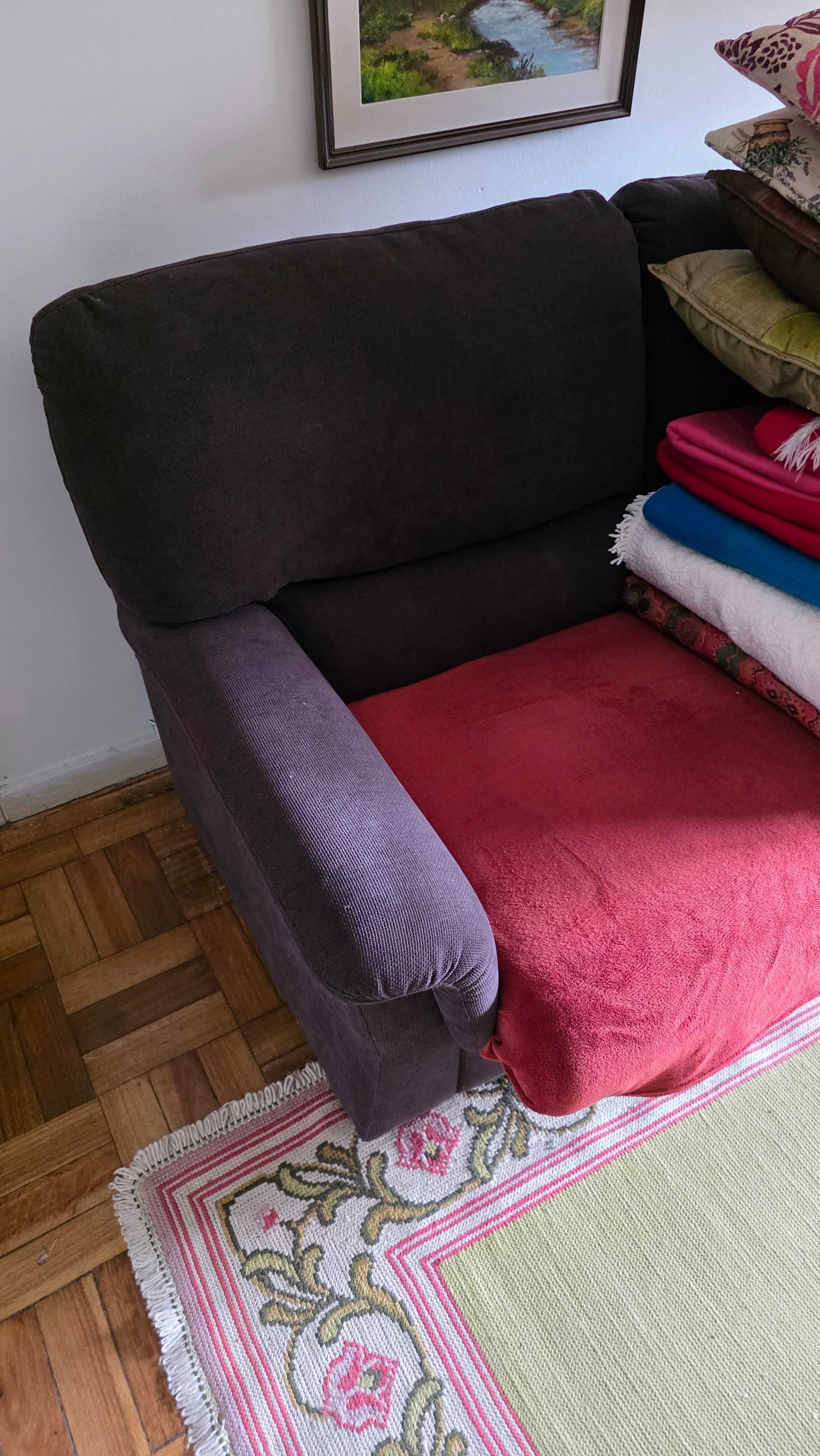 Sofá Cama de dois lugares em Tecido