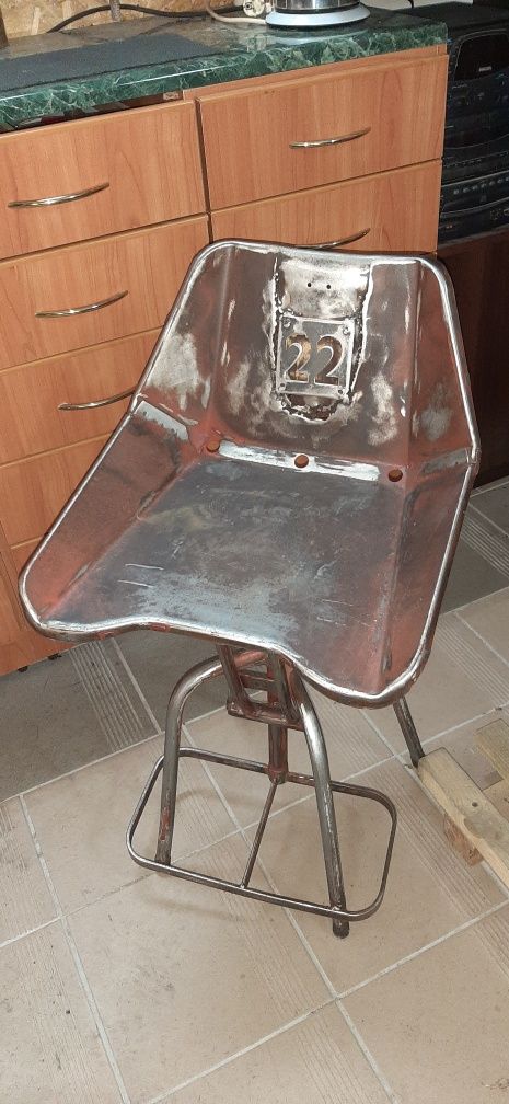 Krzeslo metalowe loft