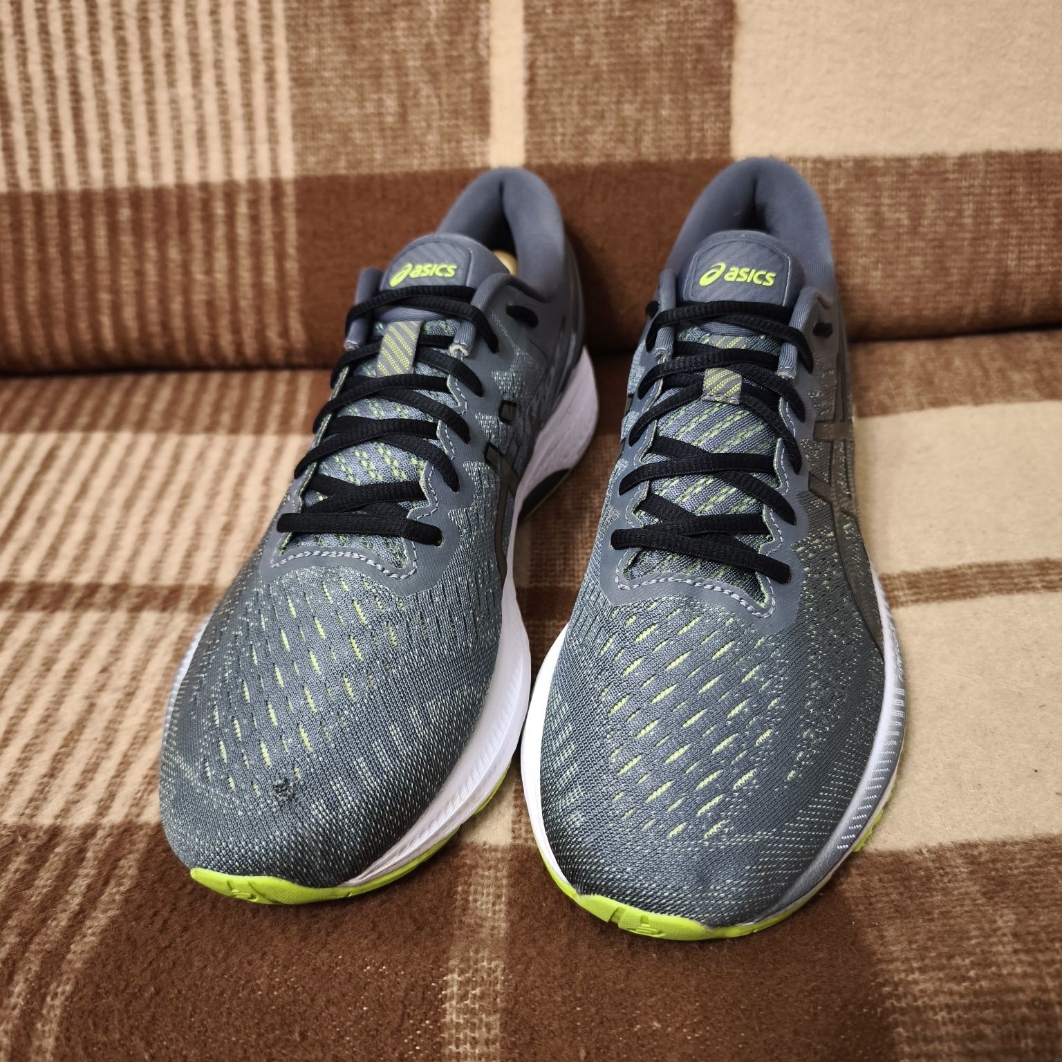 Чоловічі кросівки asics
